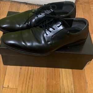 Dress shoes